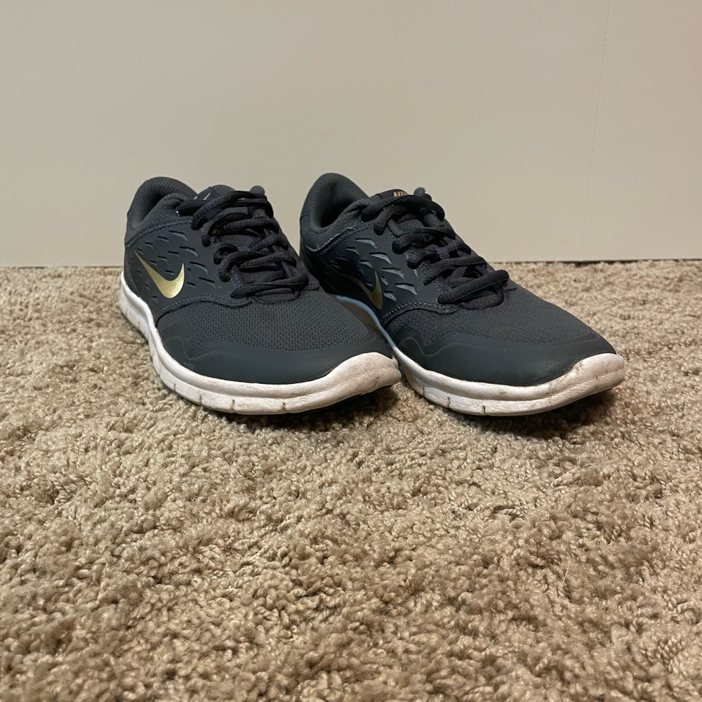 Running shoes